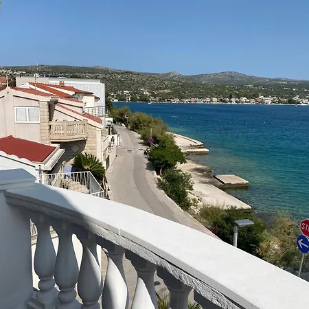 Oktobus Rogoznica (Sibenik-Knin)