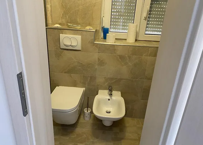 Oktobus * Rogoznica (Sibenik-Knin)