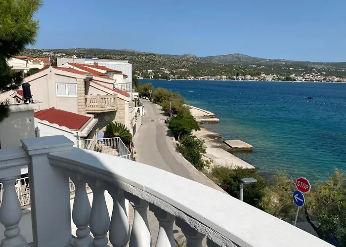 Oktobus Rogoznica (Sibenik-Knin)